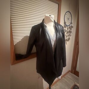 JM Collection Petite Medium black faux leather, beautiful condition, fully lined